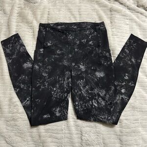 NWOT Lululemon Athletica Black and Gray Leggings